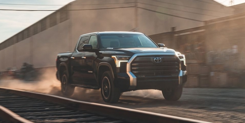 Toyota Tundra Hybrid 2023: Lò xo cuộn phía sau trở thành tiêu chuẩn vàng cho xe bán tải