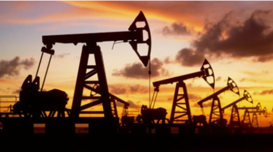 Giá dầu giảm xuống mức thấp gần 5 tháng do lo ngại về nhu cầu tiêu thụ