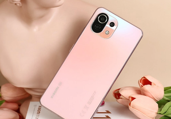 Một mẫu điện thoại "đẹp như tranh" nhà Xiaomi: Màn hình 68 tỷ màu, hiệu năng "ngon nghẻ"