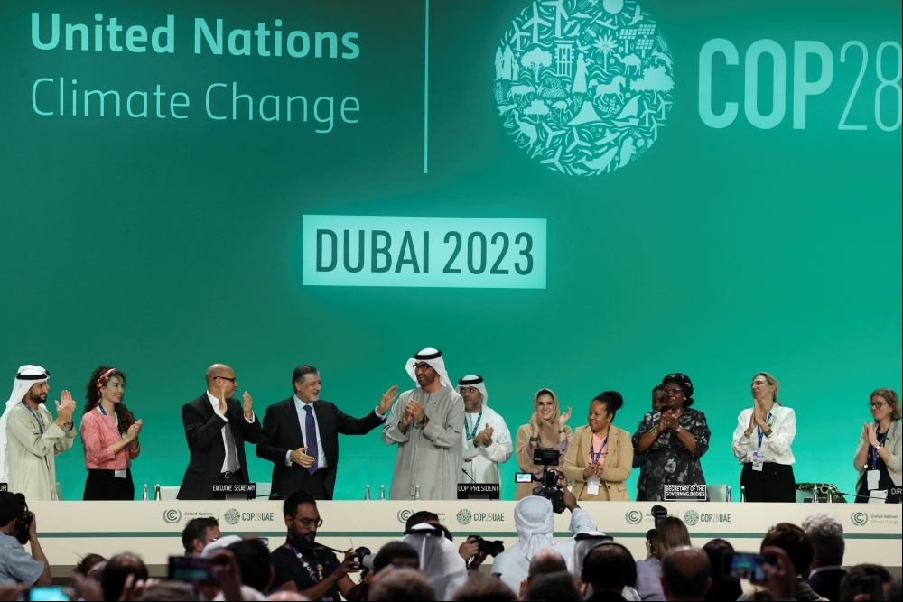 COP28 kết thúc với thỏa thuận chuyển đổi khỏi nhiên liệu hóa thạch