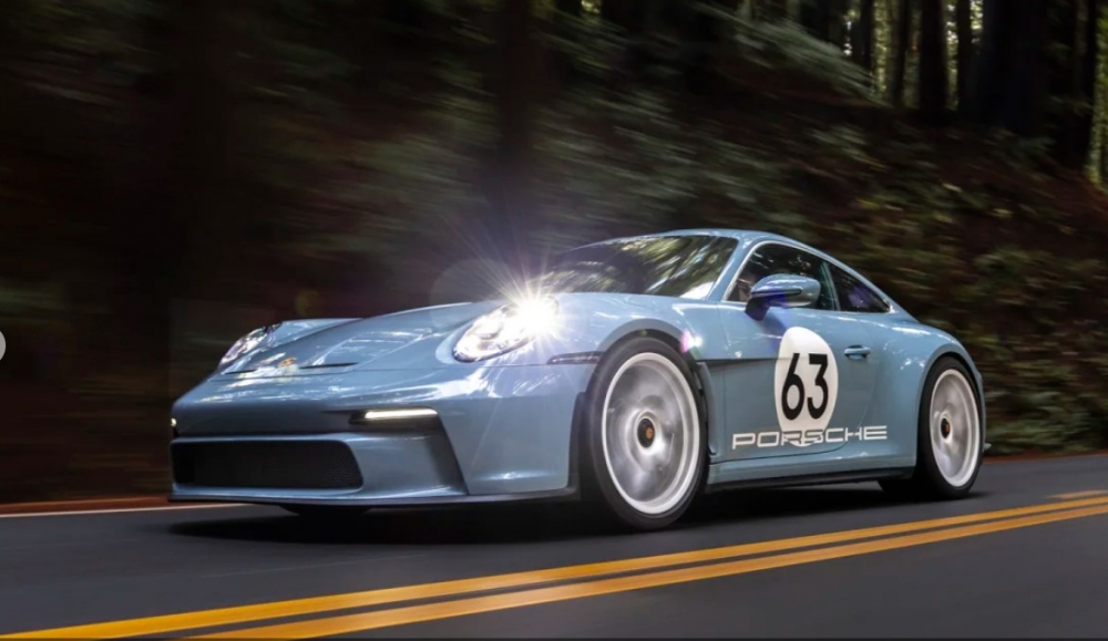 Porsche 911 S/T mang đến trải nghiệm 