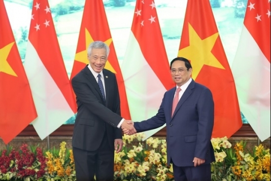 Thủ tướng Chính phủ Phạm Minh Chính gặp Thủ tướng Singapore Lý Hiển Long
