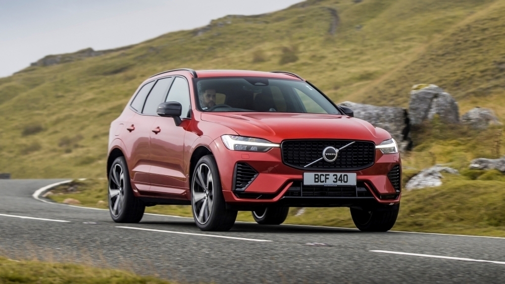 Bảng giá xe Volvo niêm yết và lăn bánh cuối tháng 12/2023