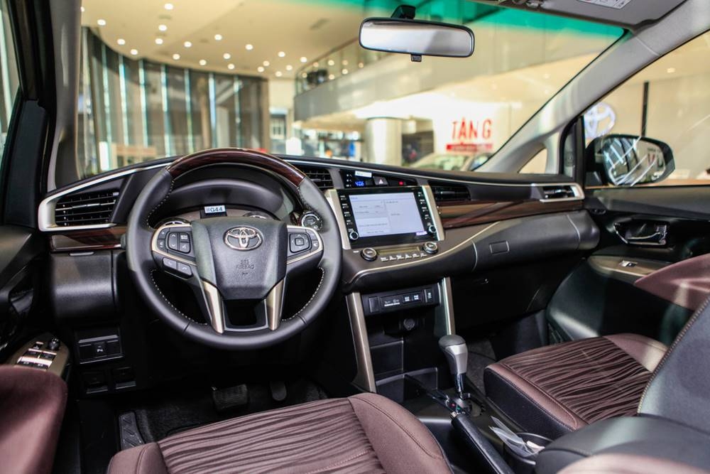 Giá xe Toyota Innova tháng 1/2024: Lăn bánh chỉ hơn 800 triệu đồng