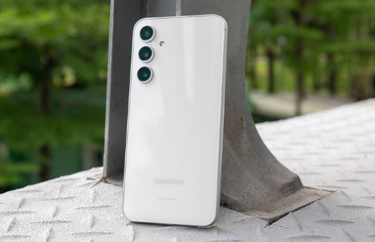 Samsung Galaxy S23 FE bỗng"nổi như cồn" bởi giá cực "thơm"