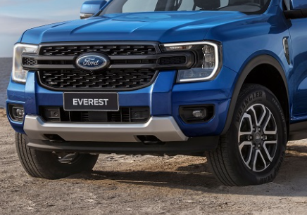 Ford Everest 2023: Trang bị đầy tiện nghi, giá cực kỳ hấp dẫn
