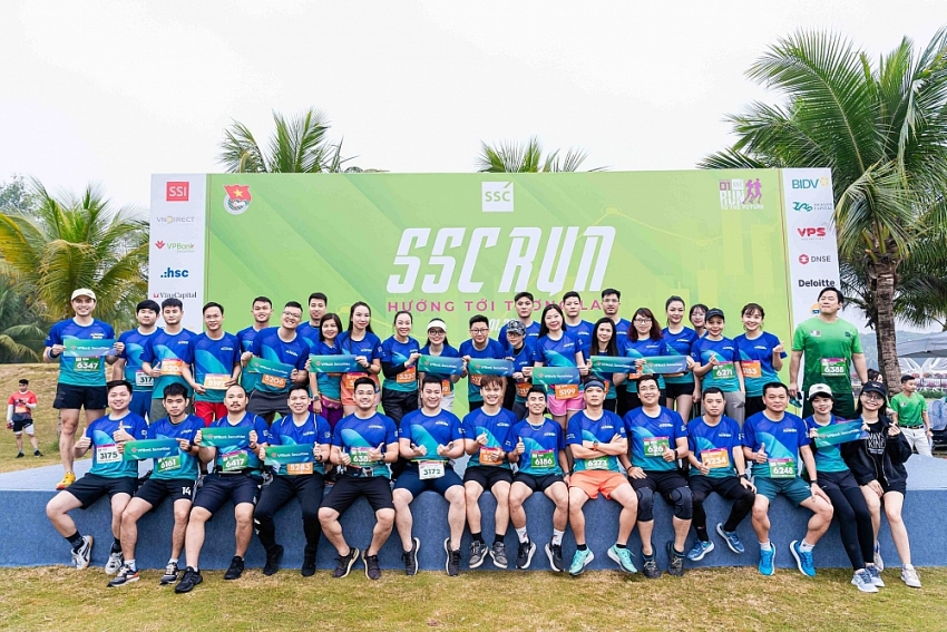 Giải chạy SSC Run – Hướng tới tương lai là giải đầu tiên do Đoàn Thanh niên Ủy ban Chứng khoán Nhà nước tổ chức, thu hút gần 1.300 vận động viên tham gia với 4 cự ly gồm 3km, 5km, 10km và 21km.  