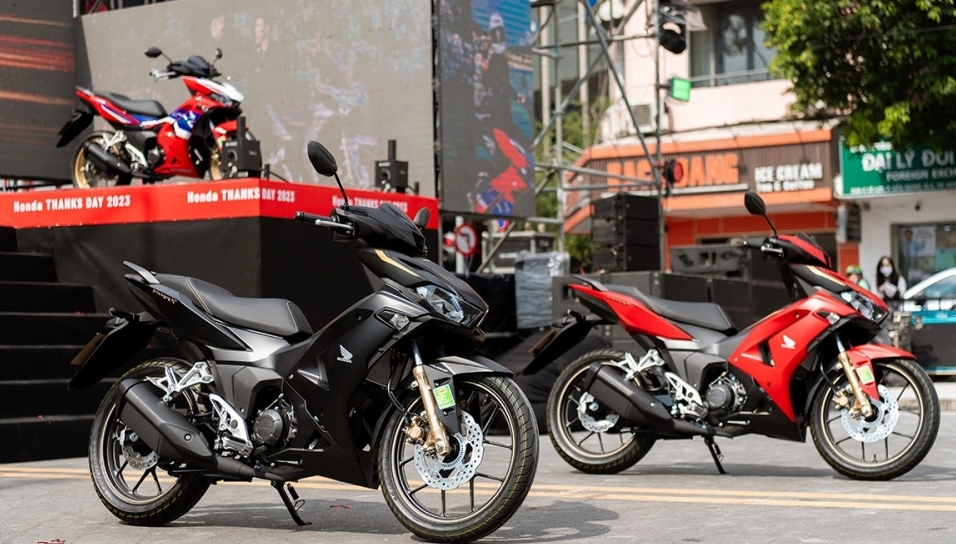 Honda Winner X: Huyền thoại côn tay một thời "trượt giá" gần 20 triệu