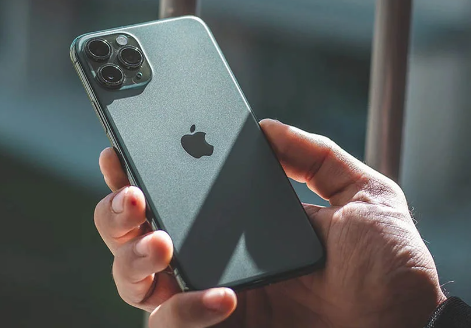 iPhone 11 Pro bỗng "nổi như cồn": Liệu đã lỗi thời khi giá hời nhất năm?