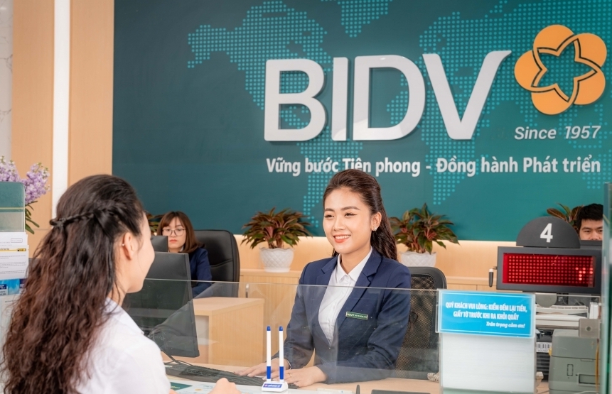Cổ phiếu đu đỉnh mới, Phó Tổng giám đốc BIDV đăng ký bán gần hết lượng nắm giữ