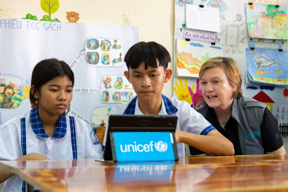 Đại diện UNICEF và Masterise tham gia các hoạt động giáo dục và trải nghiệm sáng kiến Thư viện số Toàn cầu được UNICEF lần đầu tiên giới thiệu tại Sóc Trăng.