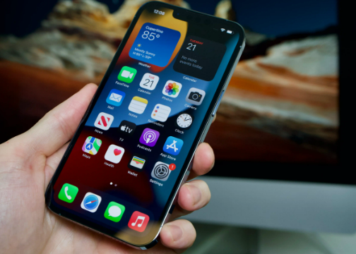 iPhone 13 Pro "phá giá" kỷ lục khiến Samsung Galaxy S22 Ultra "gấp đôi nỗi sầu"