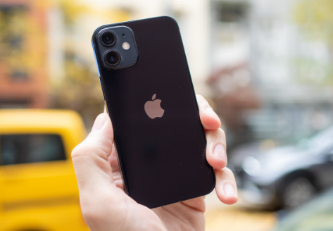 iPhone 12 Mini tuy nhỏ mà "có võ": Xuống tiền chẳng đắn đo