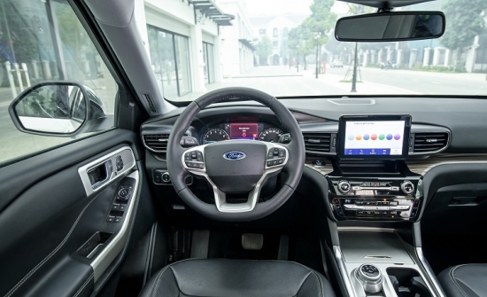 Ford Explorer giảm cực sốc hơn 400 triệu: Giá "rẻ chưa từng có" tại đại lý