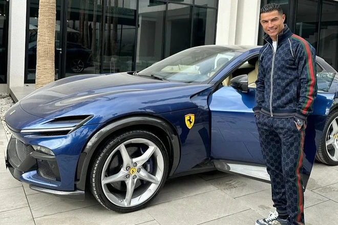 Cristiano Ronaldo mua siêu SUV nhanh nhất thế giới Ferrari Purosangue