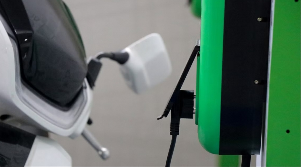 Thêm mẫu xe máy điện khiến VinFast Evo "lo lắng": Trang bị sang xịn, giá chỉ từ 20 triệu