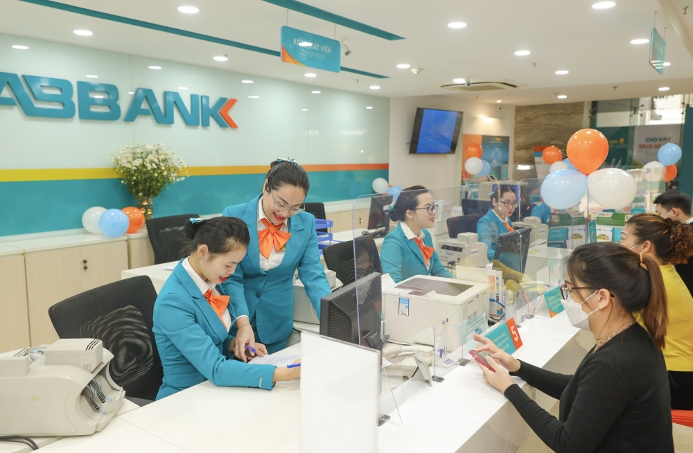 Với tôn chỉ khách hàng là trọng tâm, ABBANK không ngừng nâng cao chất lượng phục vụ khách hàng