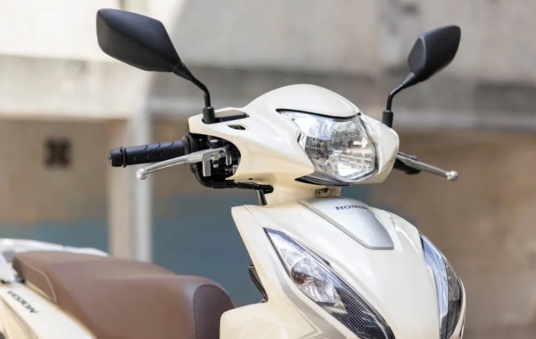 Giá xe máy Honda Vision tháng 2/2024: Giảm hơn 1 triệu, "rẻ" lấn át xe số