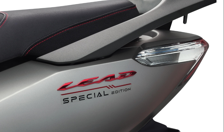Giá xe máy Honda Lead tháng 2/2024: Chênh xíu xiu