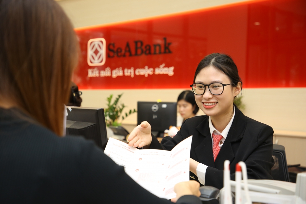 SeABank là một trong những ngân hàng thương mại cổ phần hàng đầu tại Việt Nam với hơn 3 triệu khách hàng, gần 5.200 nhân viên và 181 điểm giao dịch trên toàn quốc. 