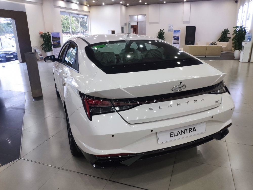 Giá xe Hyundai Elantra giữa tháng 2/2024: Cuộc đua với Kia K3 chưa có hồi kết