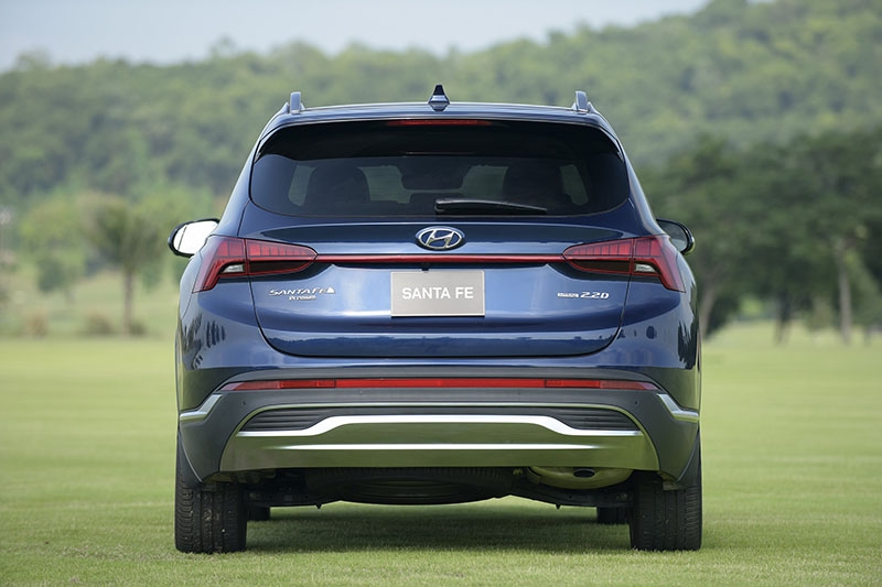 So sánh Ford Everest và Hyundai Santafe: SUV 7 chỗ nào đáng mua nhất?
