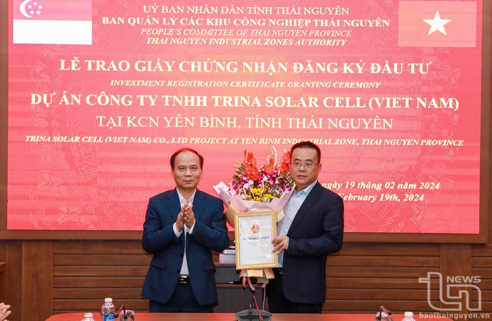 Nhà sản xuất tấm pin mặt trời lớn nhất thế giới rót thêm hơn 450 triệu USD vào Thái Nguyên