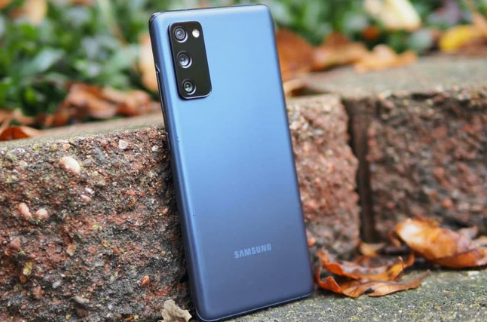 Cỗ máy "huyền thoại" Samsung Galaxy S20 FE chạm ngưỡng 6 triệu: "Của ngon" tội gì không "múc"