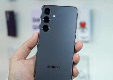Samsung Galaxy S24 5G "nổi như cồn", thách thức iPhone 15 bởi giá cực hấp dẫn
