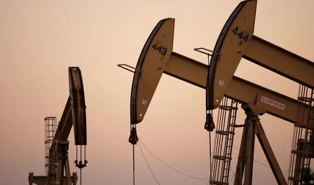 OPEC+ kéo dài gia hạn thỏa thuận cắt giảm sản lượng: Các nước có động thái gì?
