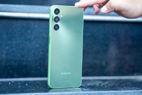 Samsung Galaxy A05s: Giá tầm trung, hiệu năng thuộc "hàng khủng"