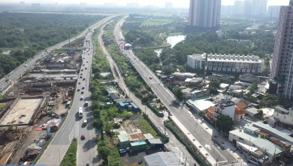Thông xe đường song hành dọc theo cao tốc TP. Hồ Chí Minh  - Long Thành - Dầu Giây