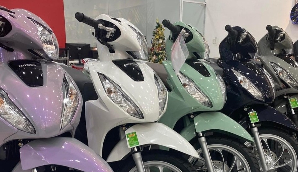Thị trường xe máy Việt "ùn ùn" giảm giá: Honda Vision "cực rẻ", toàn xe có giá dưới mức đề xuất