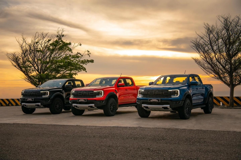 Ford Ranger thống trị doanh số xe bán tải,  Mazda BT-50 và Toyota Hilux 