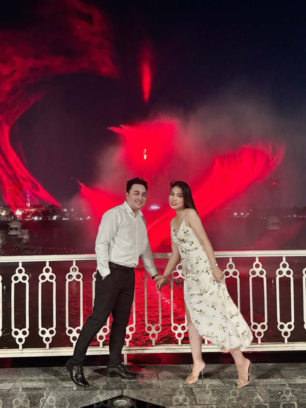 Van Phuc Water Show ghi dấu hạnh phúc trăm năm cho nhiều cặp đôi