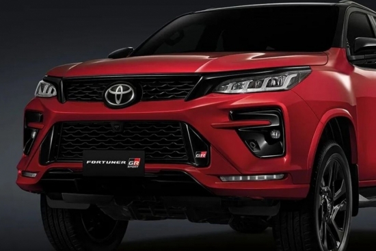Toyota Fortuner GR Sport 2024 vừa ra mắt tại Thái Lan, giá quy đổi 1,3 tỷ đồng