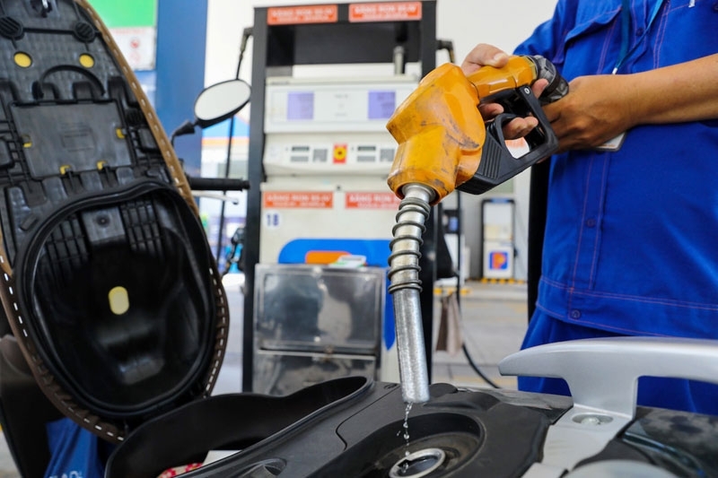 Giá xăng dầu trong nước loạt tăng từ 15h