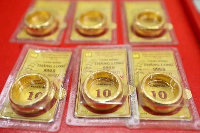 Giá vàng miếng chạm mốc 92 triệu đồng/lượng, vàng nhẫn có đáng mua vào lúc này khi giá còn dễ chịu?