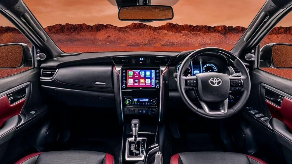 Toyota Fortuner hybrid ra mắt với giá bán "siêu mềm"