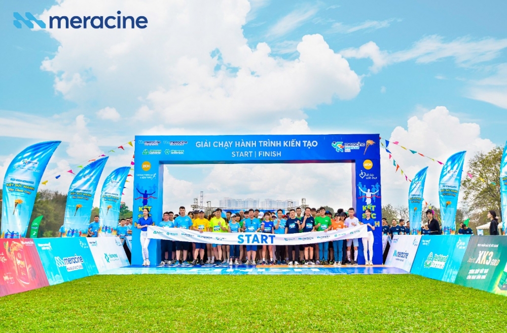 Ảnh 2 CBNV Meracine hào hứng tham gia giải chạy. Với 2 cự ly 2km và 4km, gần 1.000 vận động viên Meracine đã hoàn thành chặng đường hơn 3.000 km trong giải chạy “Hành trình kiến tạo”. 