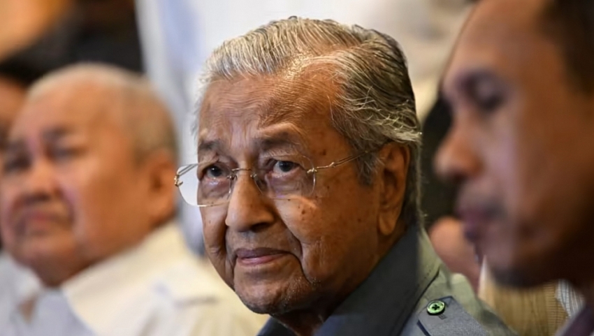 Cựu Thủ tướng Malaysia 98 tuổi bị điều tra vì nghi án tham nhũng: 2 con trai cũng ‘dính chàm’