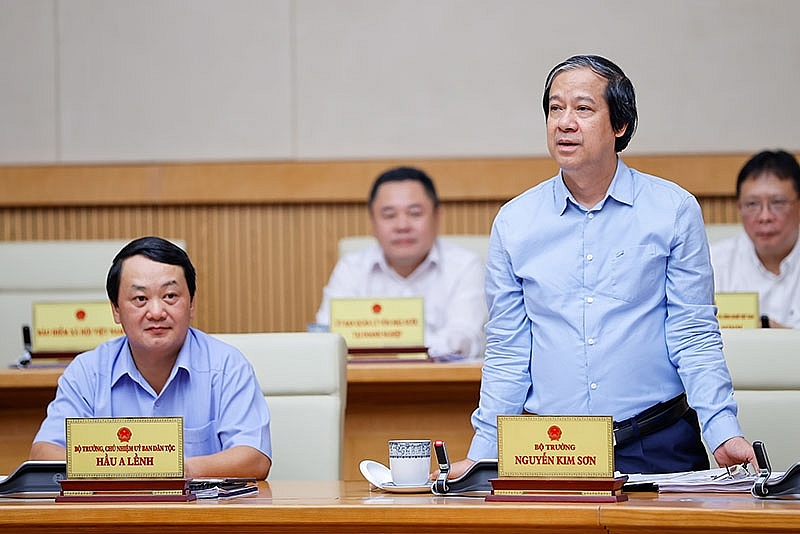 Bộ trưởng Bộ Nội Giáo dục và Đào tạo Nguyễn Kim Sơn phát biểu tại phiên họp - Ảnh: VGP/Nhật Bắc