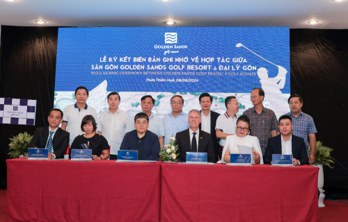 Đại diện BRG Golf ký kết thỏa thuận hợp tác với đại diện 5 công ty lữ hành uy tín hàng đầu Việt Nam để trở thành đại lý gôn cho Golden Sands Golf Resort.