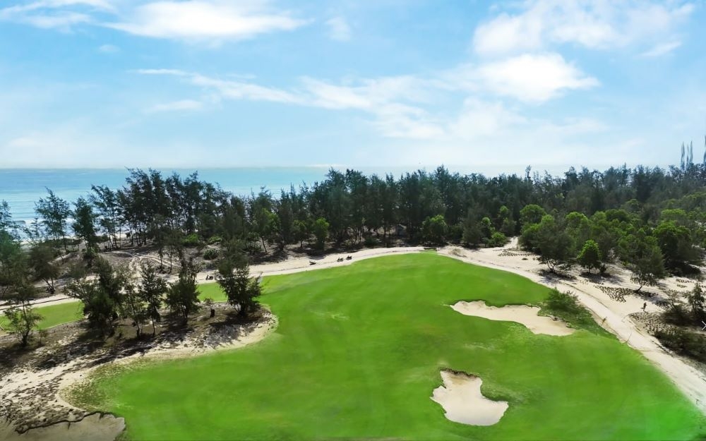 Sân gôn đẳng cấp Golden Sands Golf Resort dự kiến sẽ sẵn sàng phục vụ người yêu gôn từ tháng 9 năm nay.