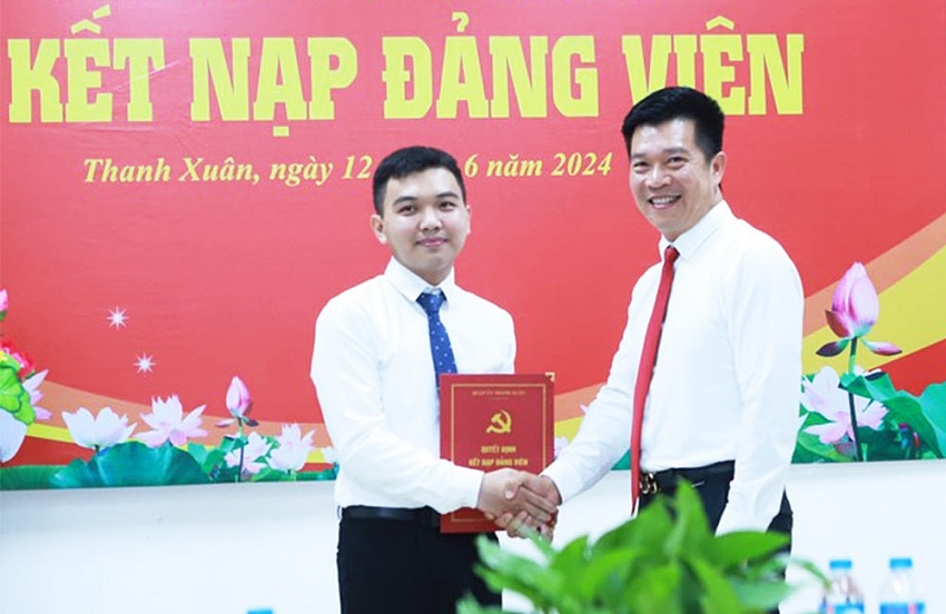 Đảng bộ Khối Doanh nghiệp quận Thanh Xuân: Lần đầu kết nạp đảng viên là học sinh