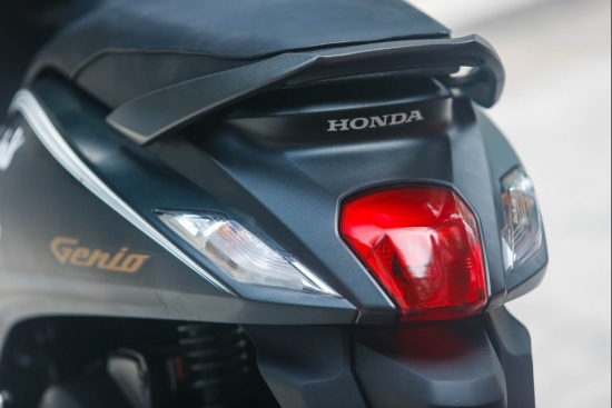 Mê mẩn mẫu xe máy khiến Honda Vision "thất sủng": Đẹp, rẻ lại tiết kiệm xăng