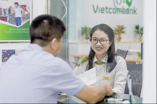 Lãi suất Vietcombank mới nhất đầu tháng 7: Gửi 300 triệu kỳ hạn 12 tháng nhận lãi ra sao?