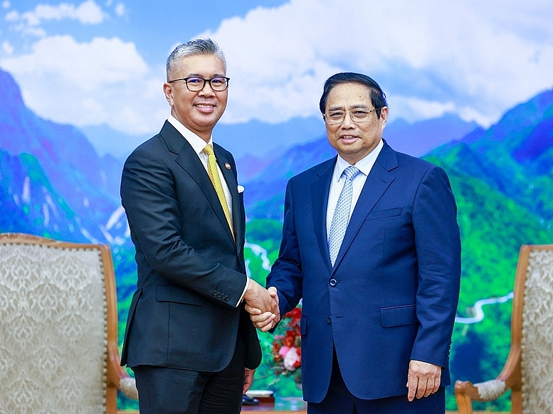 Thủ tướng Phạm Minh Chính tiếp Bộ trưởng Đầu tư, Thương mại và Công nghiệp Malaysia