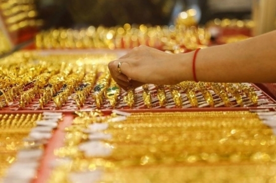 Giá vàng chiều nay 11/7/2024: Vàng thế giới và vàng nhẫn kéo nhau tăng giá
