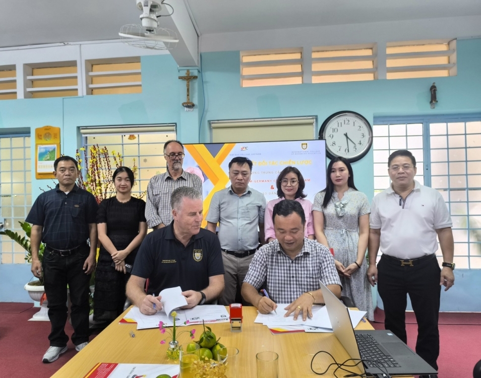 Trường trung cấp Việt Đức ký kết chương trình hợp tác toàn diện với trường Cao đẳng Quốc tế (ICAE) Úc